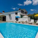 House With A Swimming Pool - 23000 Сasa de vacaciones