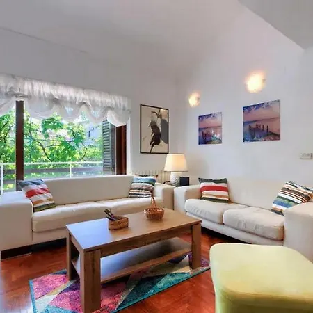 Holiday home House With A Swimming Pool - 23000